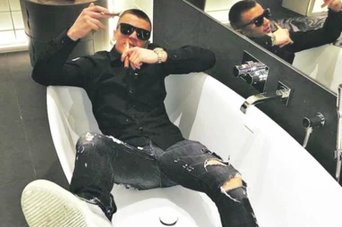 BOGATI KLINAC SA INSTAGRAMA SE PONOVO BAHATI: Policija ga OPET zaustavila u centru Beograda