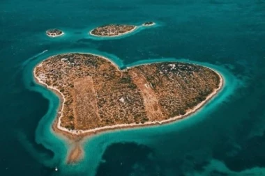 (FOTO) Ovo je OSTRVO LJUBAVI i zaljubićete se u njega na prvi pogled!