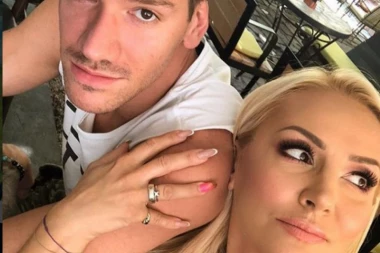 (FOTO) GOCA I RAŠA U ZANOSU: Osvanula privatna fotka bračnog para!