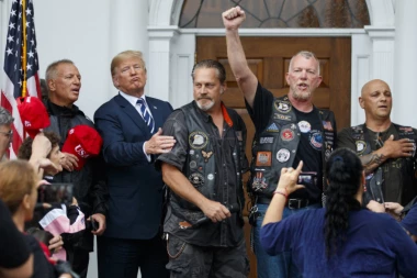 TRAMP KOPIRA PUTINA!