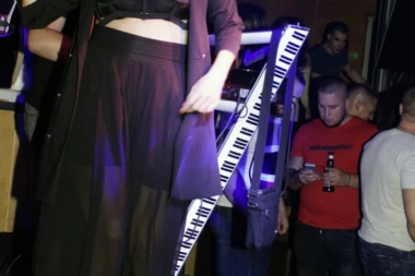 Tanja Savić: NEĆU DA MI SE DECA ŠKOLUJU U SRBIJI!