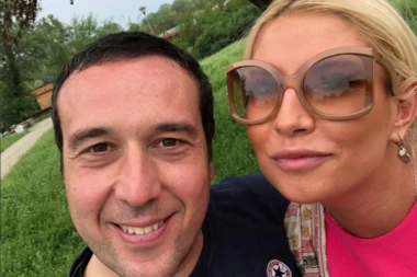 (FOTO) EGZOTIČAN ODMOR: Dea i Mladen jahali slonove u Šri Lanki