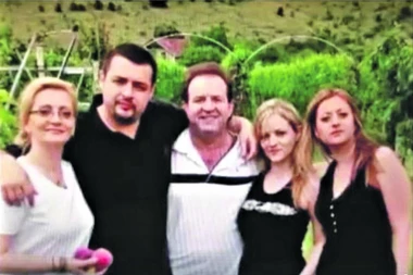 (VIDEO) KARIĆ OŽENIO SINA: Pogledajte kako su mladenci izgovorili sudbonosno "da"