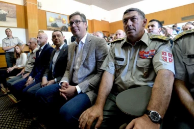 VUČIĆ NA VOJNOTEHNIČKOM INSTITUTU: Gledajte napred i uradite šta možete za svoju zemlju!
