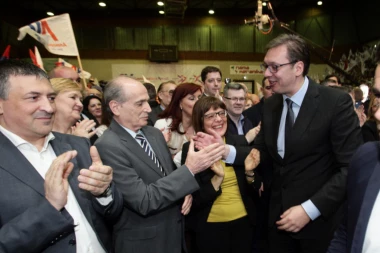 IZNENAĐENJE U MAJDANPEKU: Potpise skupili samo SNS i PUPS!