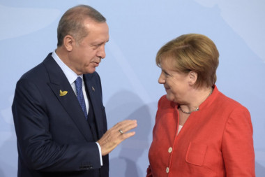 JERMENI TRAŽE POMOĆ PROTIV SAVEZNIKA AZERA: Mole Merkelovu da obuzda Erdogana!