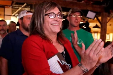 BIRAČI ŠIROKIH SHVATANJA: Transseksualka pobedila na izborima za guvernera!