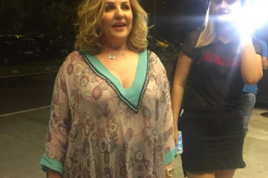 Topi masti ko od šale: Ana Bekuta se vraća staroj kilaži!