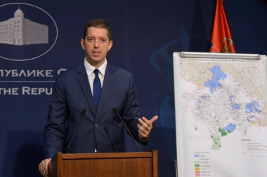 ĐURIĆ: Jeremić ništavni patuljak, Brnabićki ni do kolena!