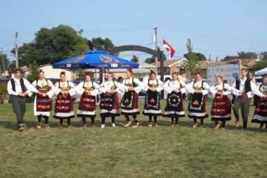 (VIDEO) TRI DANA TOTALNOG LUDILA: Srbi "zapalili" Čikago, igralo se kolo, klopala se jagnjetina