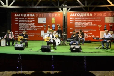 PET HILJADA LJUDI NA KONCERTU "GARAVOG SOKAKA" U JAGODINI!