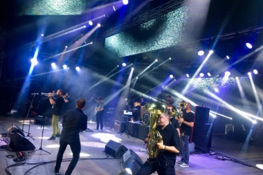 (VIDEO) EMOTIVAN TRENUTAK NA BIR FESTU: Dejan posvetio pesmu Areti Frenklin!