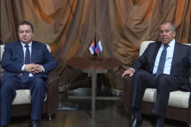 ODLOŽENA POSETA LAVROVA BEOGRADU: Rusija obećala pomoć Srbiji u borbi protiv zaraze