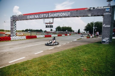 ŠAMPIONSKA TRKA SA DUŠANOM BORKOVIĆEM