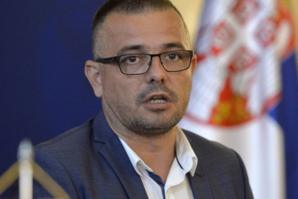 Nedimović: Ne plašimo se nikog, ali žele da nam vide leđa