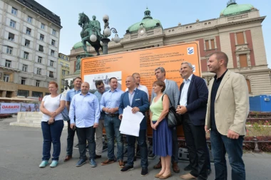 (FOTO) POČELA REKONSTRUKCIJA TRGA REPUBLIKE!