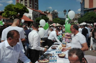 ZAJEDNIČKA BAJRAMSKA SOFRA U NOVOM PAZARU