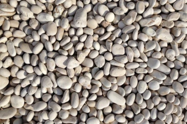 Ako sa ovde plaže ukradete kamenčić, čeka vas KAZNA OD 1.000 EVRA!