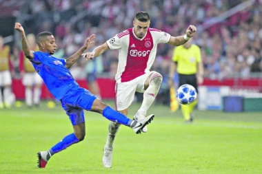 Tadićev Ajaks demoliran u najvećem derbiju Holandije: Van Persi i družina "spakovali" šest komada!