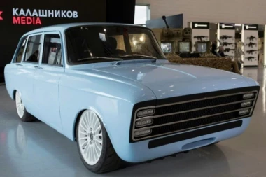 FOTO: Kalašnjikov predstavio prototip električnog automobila