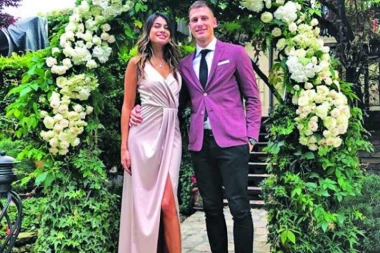 SRPSKI PLEJMEJKERI PRAVI PAPUČARI: TEU I NEDOVIĆU  ŽENE BIRALE KLUB