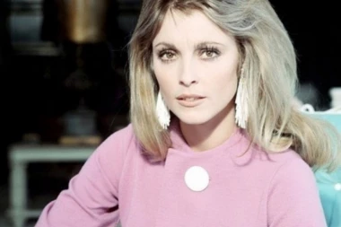 PRIČA KOJA IZAZIVA JEZU: Bila je prelepa žena slavnog reditelja, sektaši su je NA SMRT izboli pred porođaj!