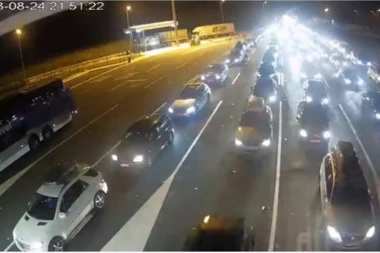 (FOTO) NAORUŽAJTE SE STRPLJENJEM: NA GRANICAMA PAKAO!