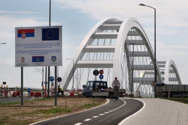Žeželjev most biće otvoren za drumski saobraćaj do kraja nedelje, na svečanost dolazi Johanes Han