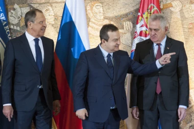 DAČIĆ OPLEO PO BIVŠEM PREDSEDNIKU: TOMA TRČAO DA ČEKA HILARI NA AERODROMU