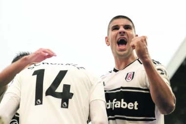 Mitrovićev dres na licitaciji "Zajedno za život"