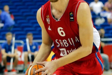 KUZMIĆU GLAVA SKROZ SMRSKANA: Zubi poizbijani, mozak nagnječen!