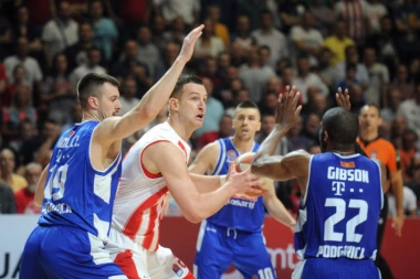 BUDUĆNOST OSTAJE BEZ AMERIKANCA: Gibson menja adresu!