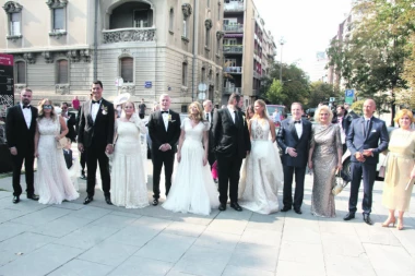 (VIDEO) BOGOLJUB U TRANSU: Evo kako je OBRTAO PARTNERKU NA PLESNOM PODIJUMU!