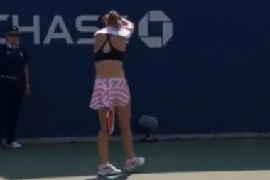 (VIDEO) IZAZVALA BURU SEKSIZMA! Teniserka SKINULA MAJICU nasred terena na US openu!