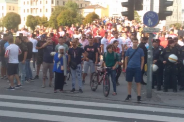 (FOTO/VIDEO) Salcburgom grmi: Igraj i bori se!