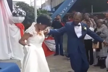 (VIDEO) SUZE SAME KREĆU: "Smrdljiva bajka" u stvarnosti - beskućnici se venčali ispod mosta!