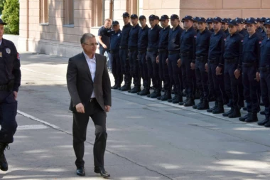 STEFANOVIĆ U SREMSKOJ KAMENICI SA MLADIM NADAMA: Želimo da policija bude savremen mehanizam!