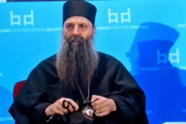 Porfirije: Zemljotres ne zna ko je ko, ne bira i ne deli ljude po načinu na koji se mole bogu, kojoj crkvi pripadaju i kom narodu