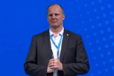 NORVEŽANIN ODUŠEVIO SVET! Ministar dao otkaz da bi spasao ženinu karijeru!