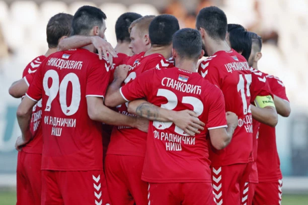 SUPERLIGA SRBIJE: Ubedljivi Čukarički i Randički, Proleter i Radnik rutinski i minimalac Mačve