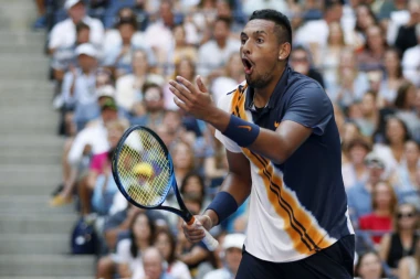 (VIDEO) "Loš momak" prvi servis iskoristio da upozori protivnika