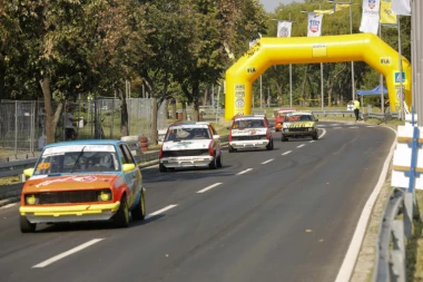 Uspešno otvorena kružna auto trka "Nagrada Beograda – Ušće 2018"