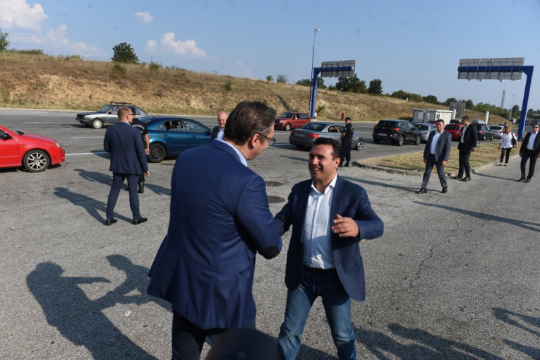 Vučić čestitao Zaevu izbor za premijera Severne Makedonije