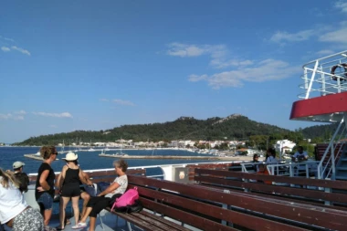 DRAMA U GRČKOJ: Turisti sa mnogih ostrva ne mogu kući - ŠTRAJKUJU TRAJEKTI!