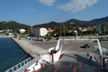 Japanski trajekt udario u morsku životinju: Više od 80 povređenih!