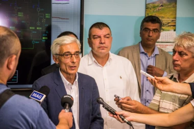 DIREKTOR PENZIONER MISLI DA JE NEZAMENLJIV: Javnost osudila bahatog šefa Elektrana