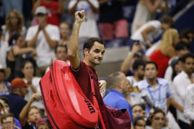 PONOVO MUČENJE, ALI RODŽER JE U POLUFINALU: Federer bolji od Japanca!