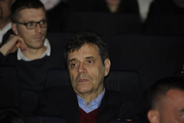 KOŠTUNICA PREVARIO GENERALE ZA 500.000 EVRA: Vojnim komandantima davane pare da sami odu u Hag