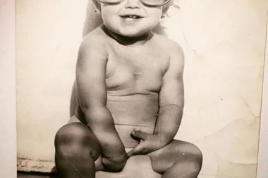 (FOTO) URNEBESNO! Naš glumac na noši - teško da ćete ga prepoznati