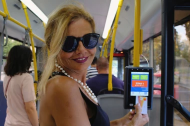 (FOTO) MIRJANA BOBIĆ MOJSILOVIĆ KAO SAV NORMALAN SVET